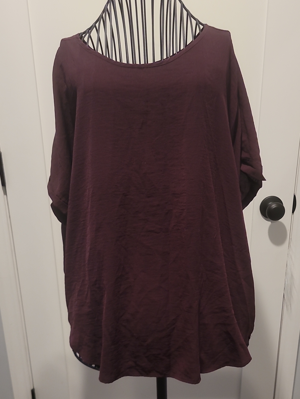 Maurices Women's Scoop Neck Top in Deep Plum